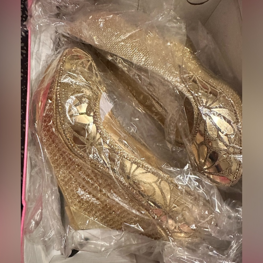 Women’s Gold Wedges NEW IN BOX